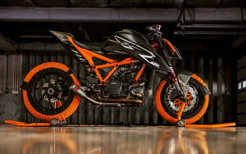 KTM 1290 Super Duke R – Akrapovic